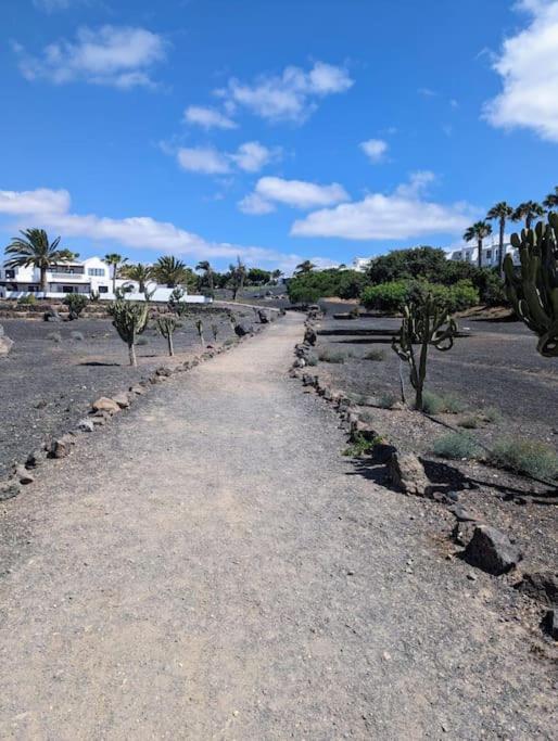 Charming Flat In Los Molinos With Terrace & Pools, Near Playa Bastian Costa Teguise Zewnętrze zdjęcie